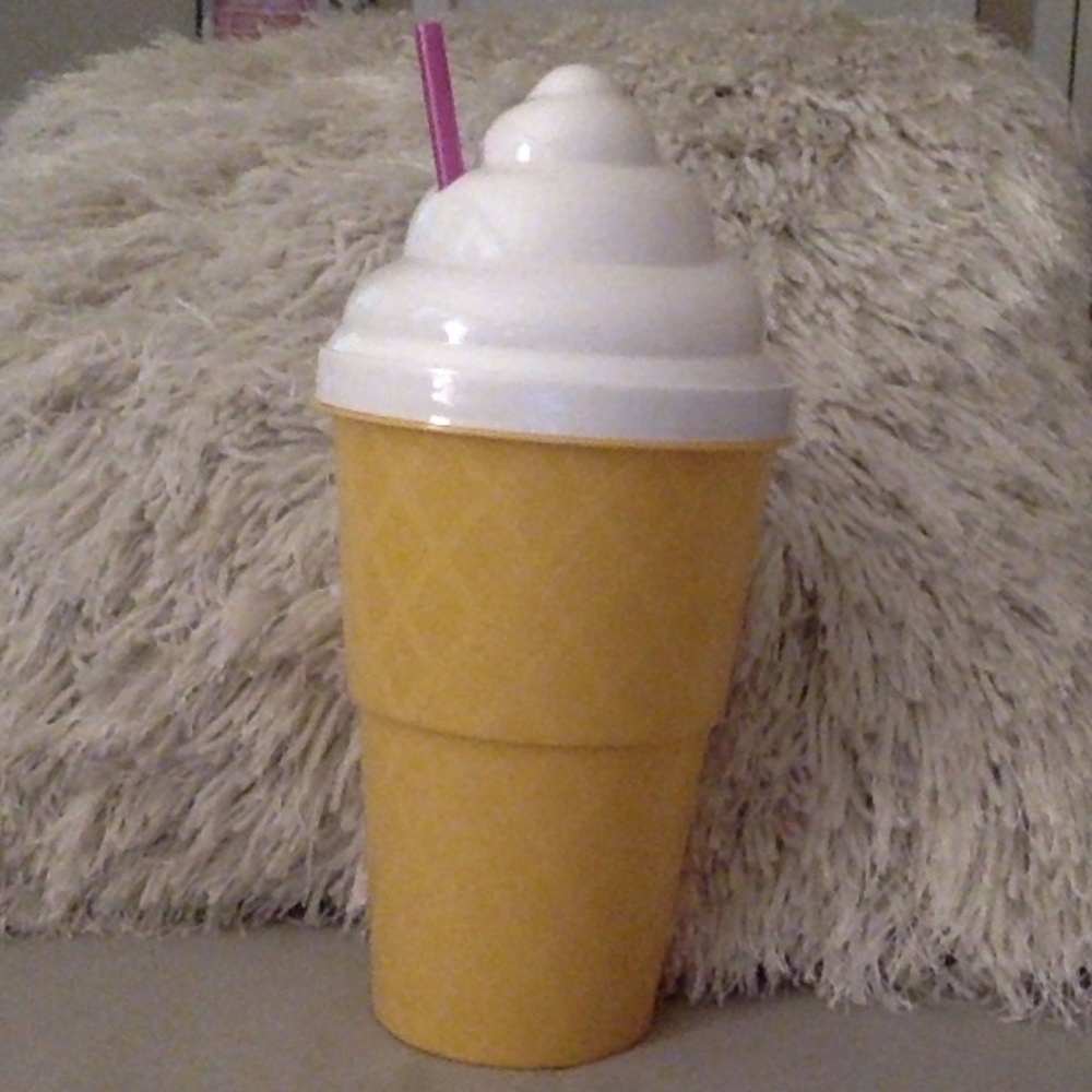 Ice cream cone slurpie cup